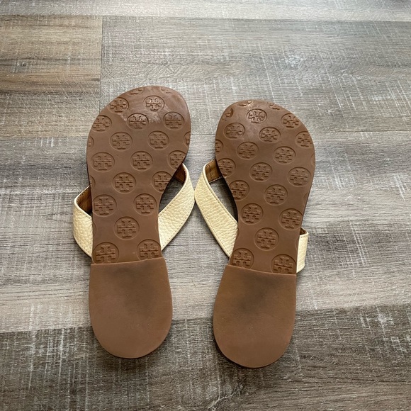 Tory Burch Tan & Brown Flip Flops - Picture 3 of 4